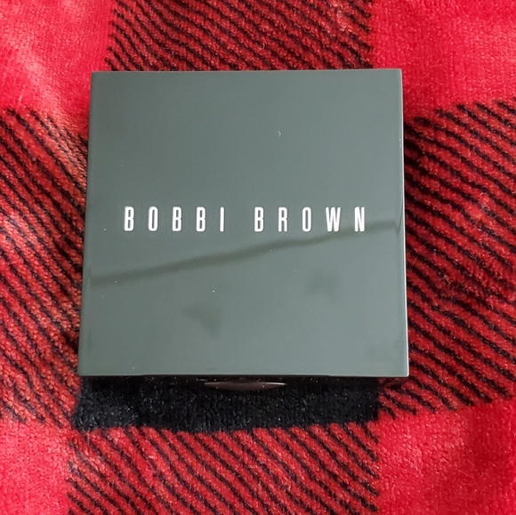 Bobbi Brown highlighter (moon glow) - Picture 3 of 4